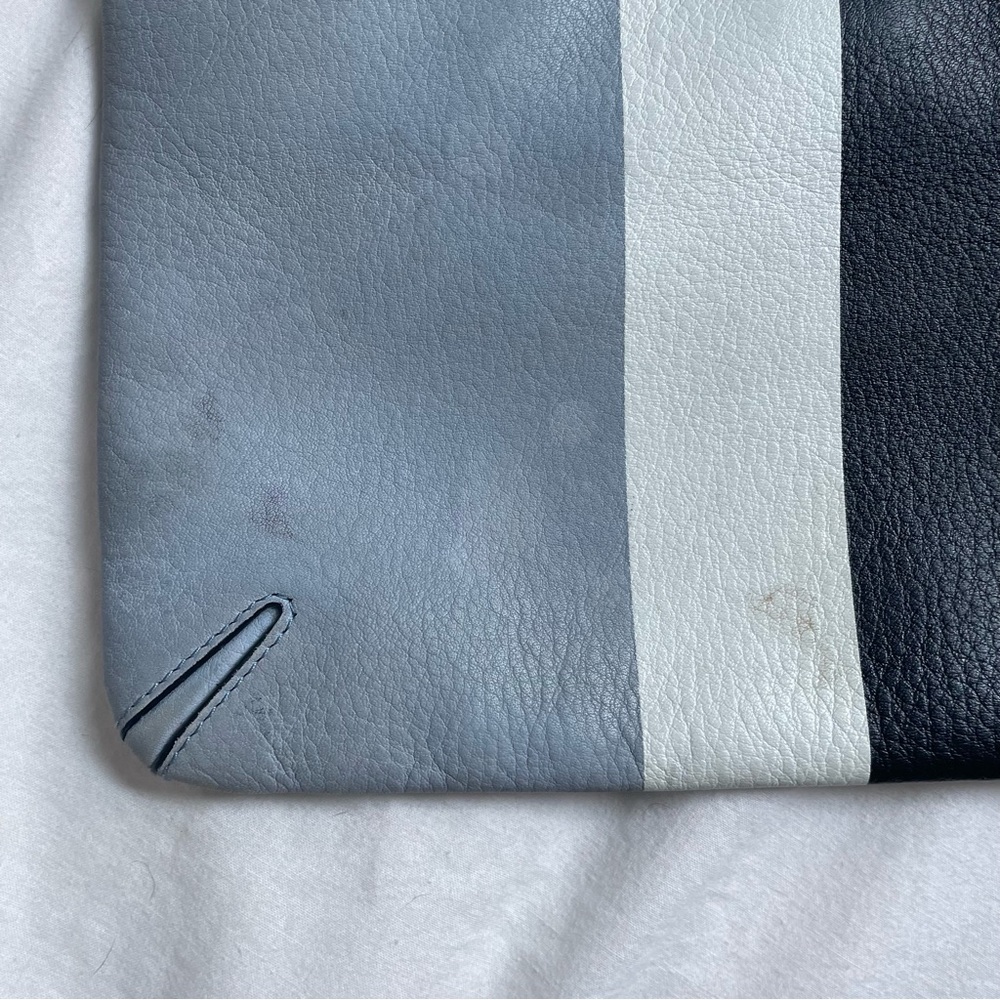 Leather Rag & Bone pouch 💙 - Picture 4 of 6